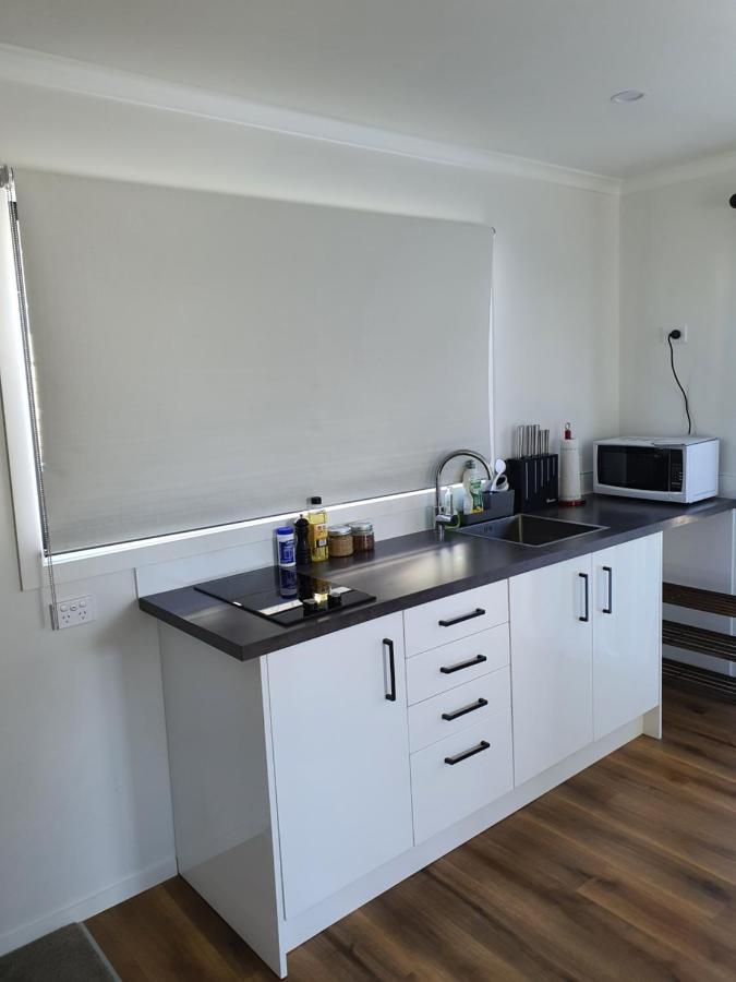 Modern 1 bedroom guest house Upper Hutt Eksteriør billede