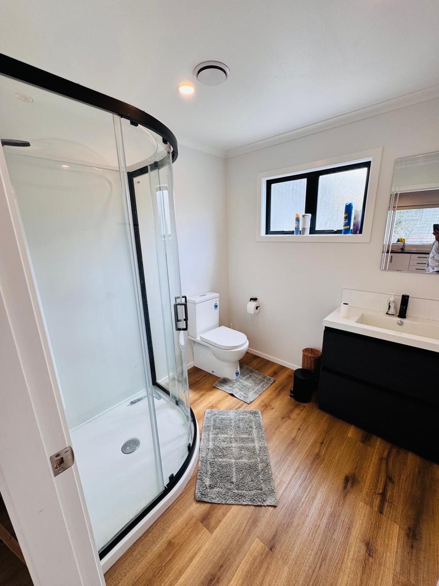 Modern 1 bedroom guest house Upper Hutt Eksteriør billede