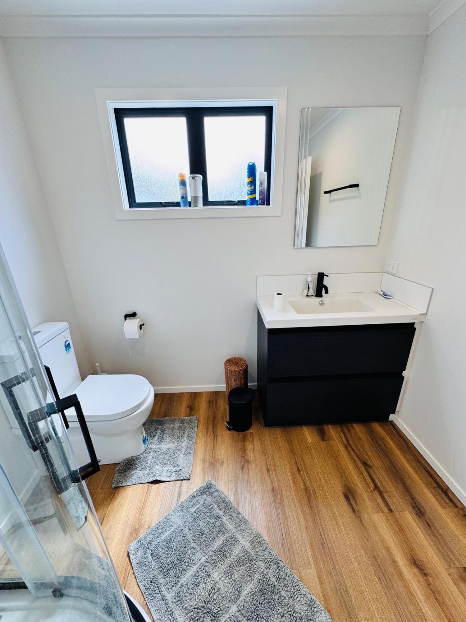 Modern 1 bedroom guest house Upper Hutt Eksteriør billede